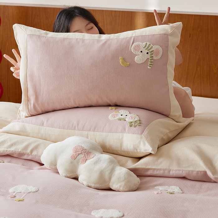 91家纺网 家纺一手货源 找家纺 风向标家纺 2025新款透气软织提花磨毛卡通毛巾绣四件套-风格一 云朵小象