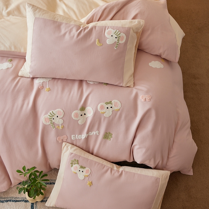 91家纺网 家纺一手货源 找家纺 风向标家纺 2025新款透气软织提花磨毛卡通毛巾绣四件套-风格一 云朵小象