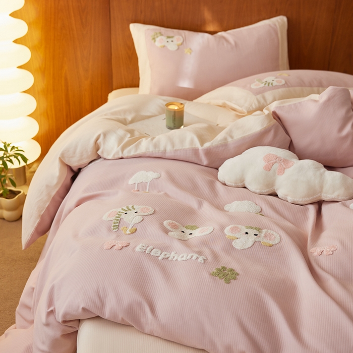 91家纺网 家纺一手货源 找家纺 风向标家纺 2025新款透气软织提花磨毛卡通毛巾绣四件套-风格一 云朵小象