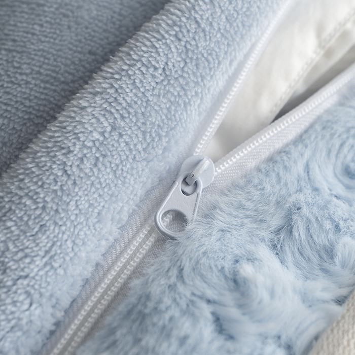 91家纺网 家纺一手货源 找家纺 尺素 2025新款复古玫瑰兔毛牛奶绒花边款四件套 玫瑰花边 柔蓝