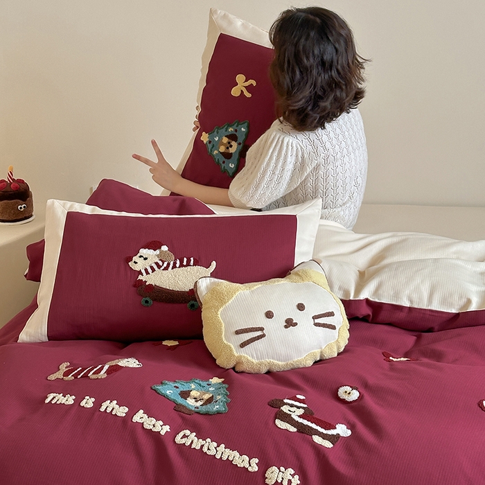 91家纺网 家纺一手货源 找家纺 风向标家纺 2025新款透气软织提花磨毛卡通毛巾绣四件套-风格二 苹果狗-红