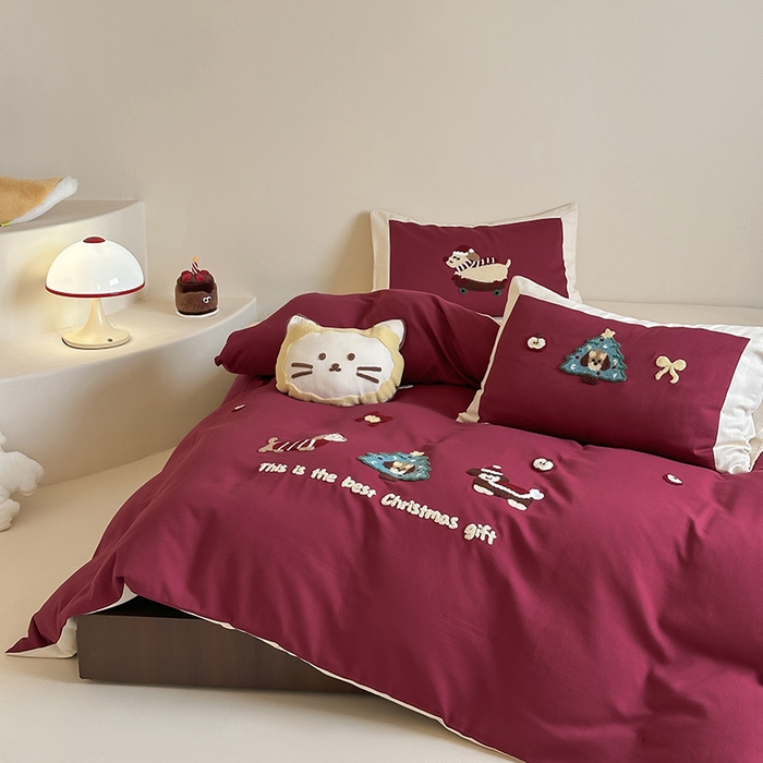 91家纺网 家纺一手货源 找家纺 风向标家纺 2025新款透气软织提花磨毛卡通毛巾绣四件套-风格二 苹果狗-红