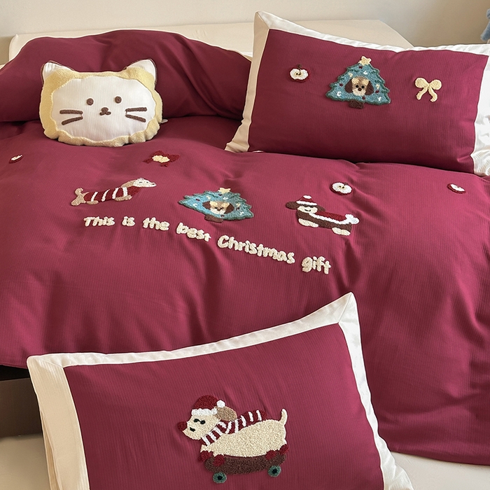 91家纺网 家纺一手货源 找家纺 风向标家纺 2025新款透气软织提花磨毛卡通毛巾绣四件套-风格二 苹果狗-红