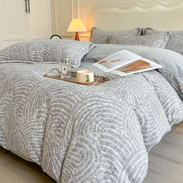 91家纺网 家纺一手货源 找家纺 菡宝 2025新款简约良品风牛奶绒四件套-查尔斯系列 支持定做定制尺寸 卡伦