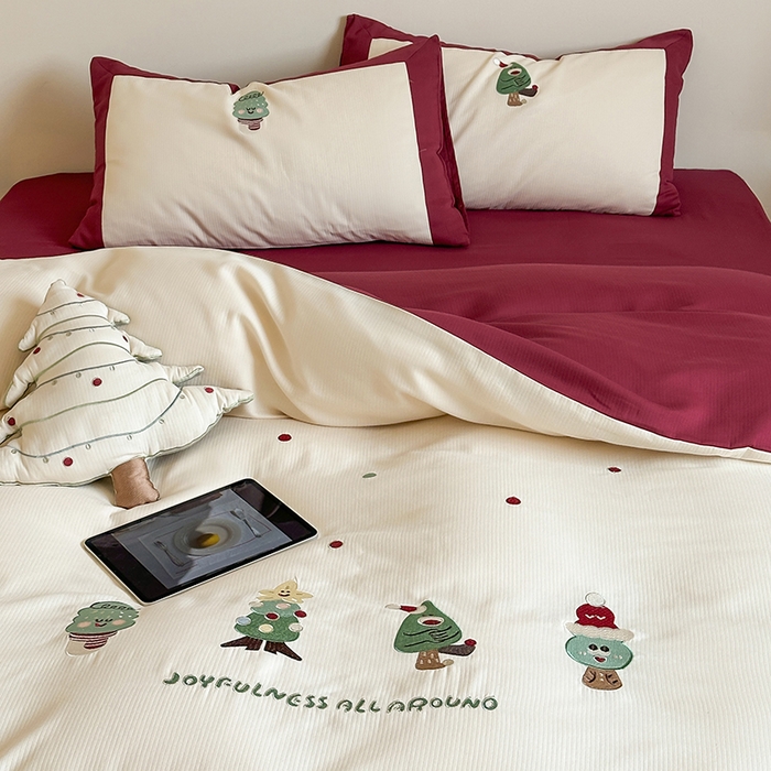 91家纺网 家纺一手货源 找家纺 风向标家纺 2025新款透气软织提花磨毛卡通毛巾绣四件套-风格二 圣诞小怪兽