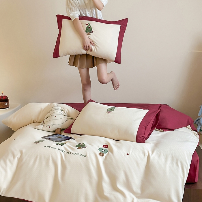 91家纺网 家纺一手货源 找家纺 风向标家纺 2025新款透气软织提花磨毛卡通毛巾绣四件套-风格二 圣诞小怪兽