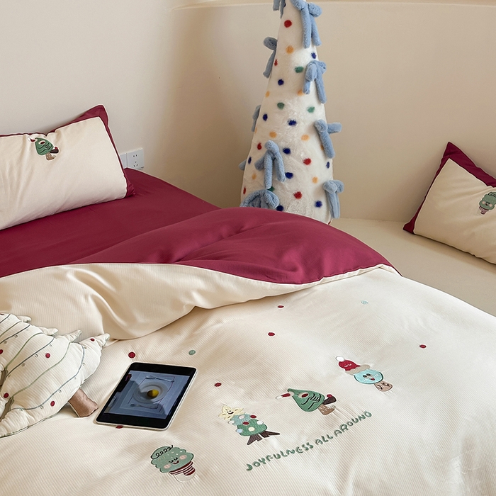 91家纺网 家纺一手货源 找家纺 风向标家纺 2025新款透气软织提花磨毛卡通毛巾绣四件套-风格二 圣诞小怪兽