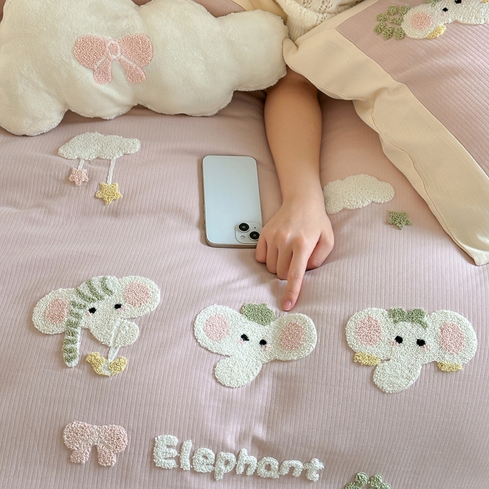 91家纺网 家纺一手货源 找家纺 风向标家纺 2025新款透气软织提花磨毛卡通毛巾绣四件套-风格二 云朵小象