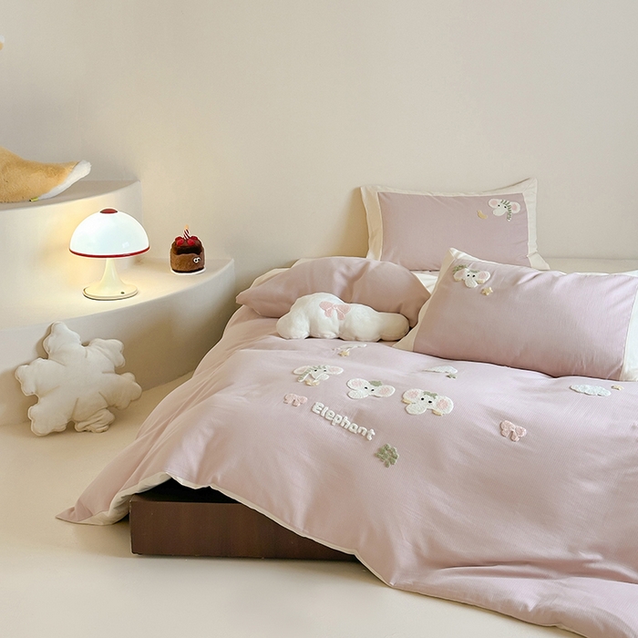 91家纺网 家纺一手货源 找家纺 风向标家纺 2025新款透气软织提花磨毛卡通毛巾绣四件套-风格二 云朵小象