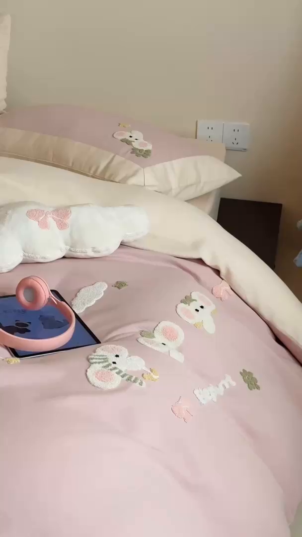 91家纺网 家纺一手货源 找家纺 风向标家纺 2025新款透气软织提花磨毛卡通毛巾绣四件套-风格二 云朵小象