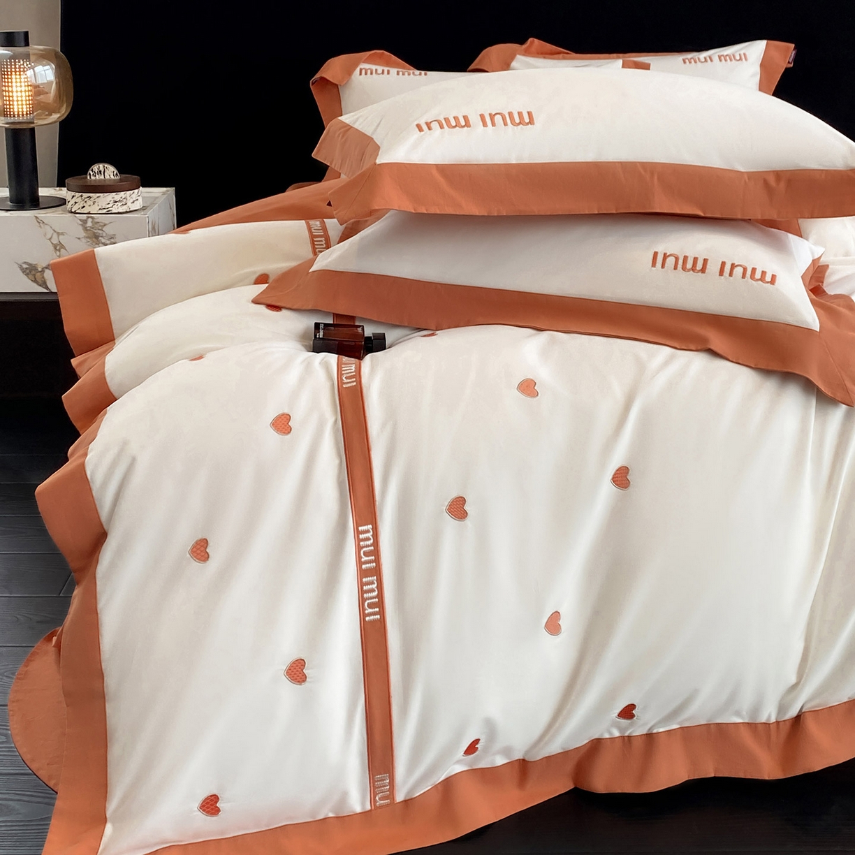 91家纺网 家纺一手货源 找家纺 （总）高端A类加厚保暖全棉磨毛四件套纯棉被套奢侈品同款刺绣轻奢床笠款秋冬床上用品