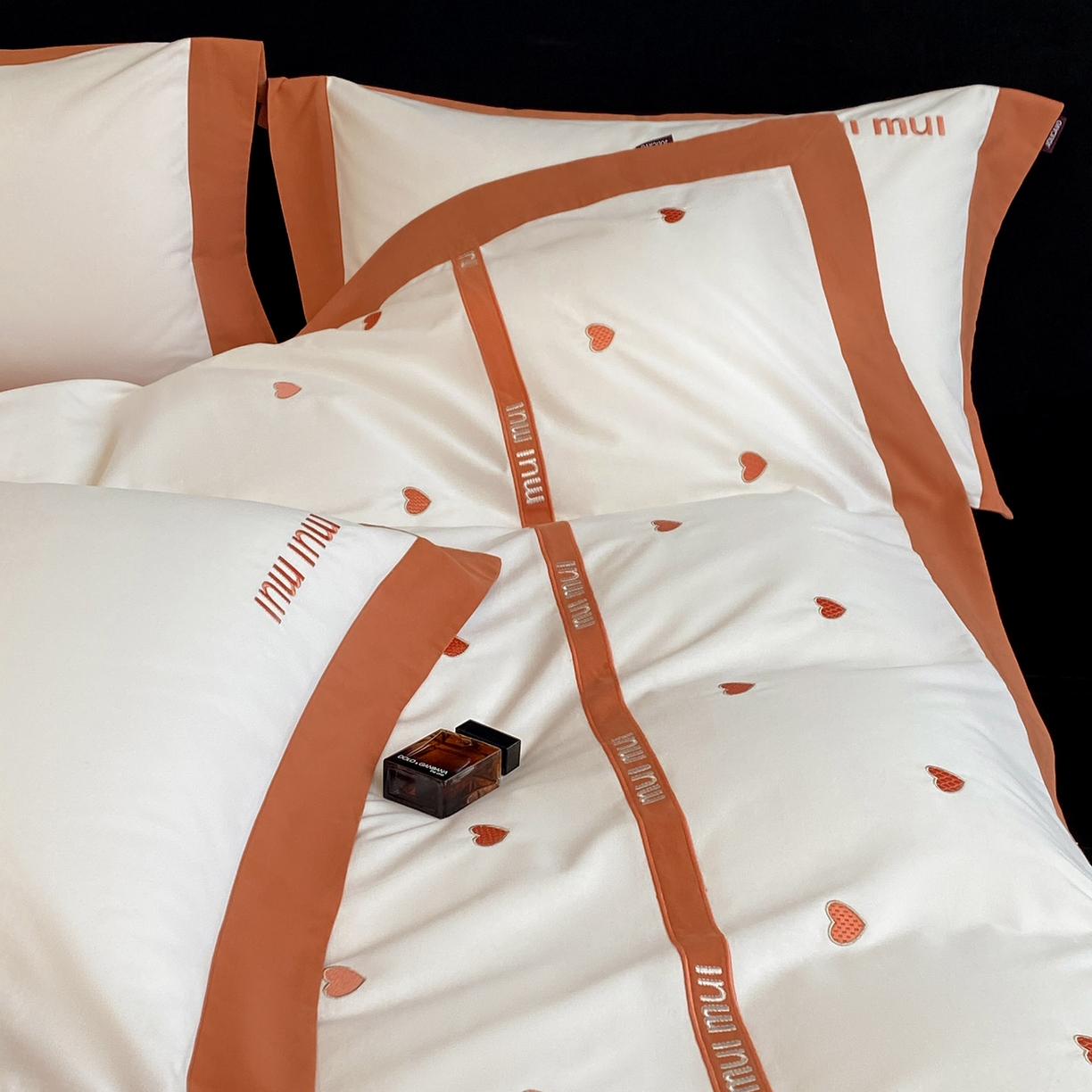 91家纺网 家纺一手货源 找家纺 （总）高端A类加厚保暖全棉磨毛四件套纯棉被套奢侈品同款刺绣轻奢床笠款秋冬床上用品