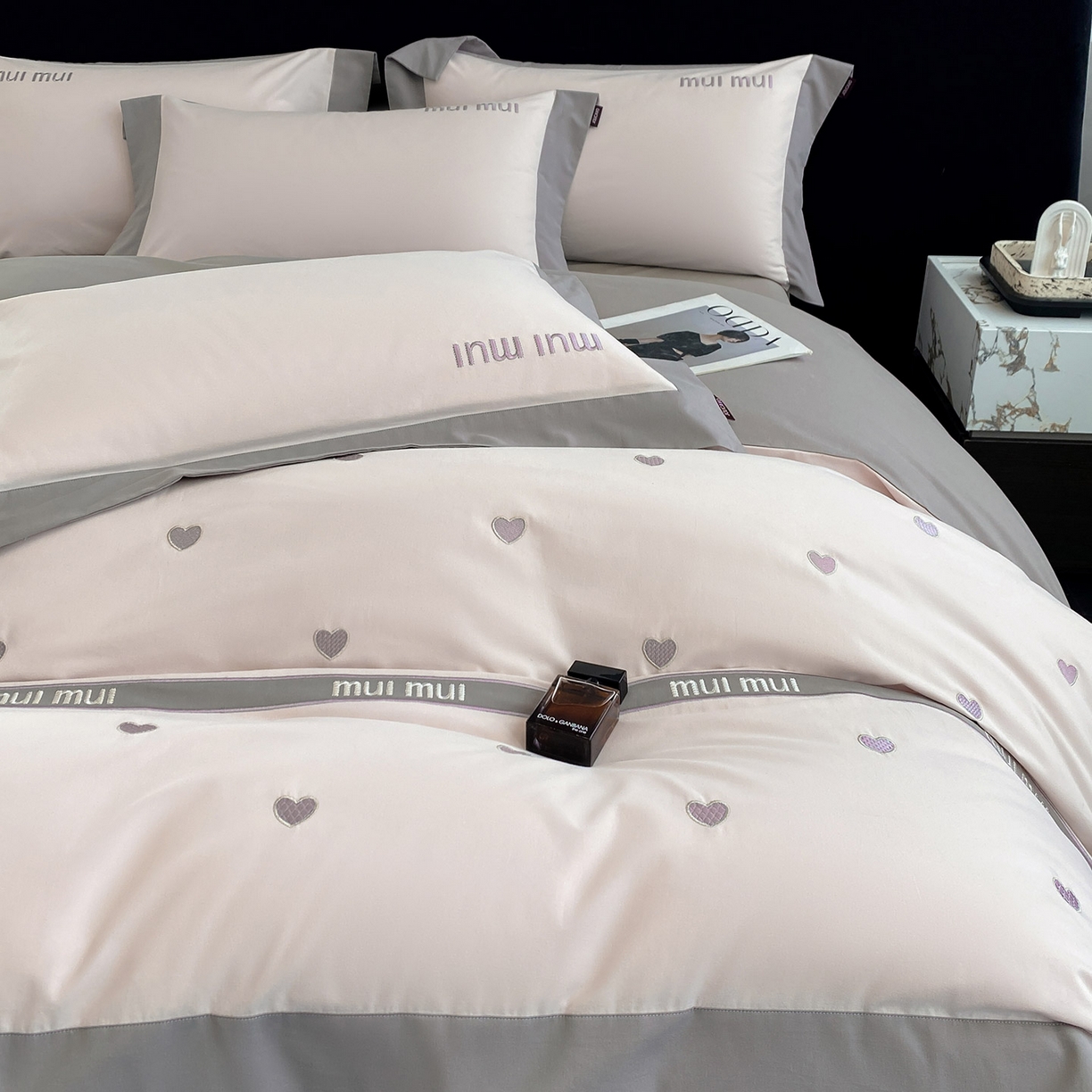 91家纺网 家纺一手货源 找家纺 高端A类加厚保暖全棉磨毛四件套纯棉被套奢侈品同款刺绣轻奢床笠款秋冬床上用品 桃之夭夭-芸粉