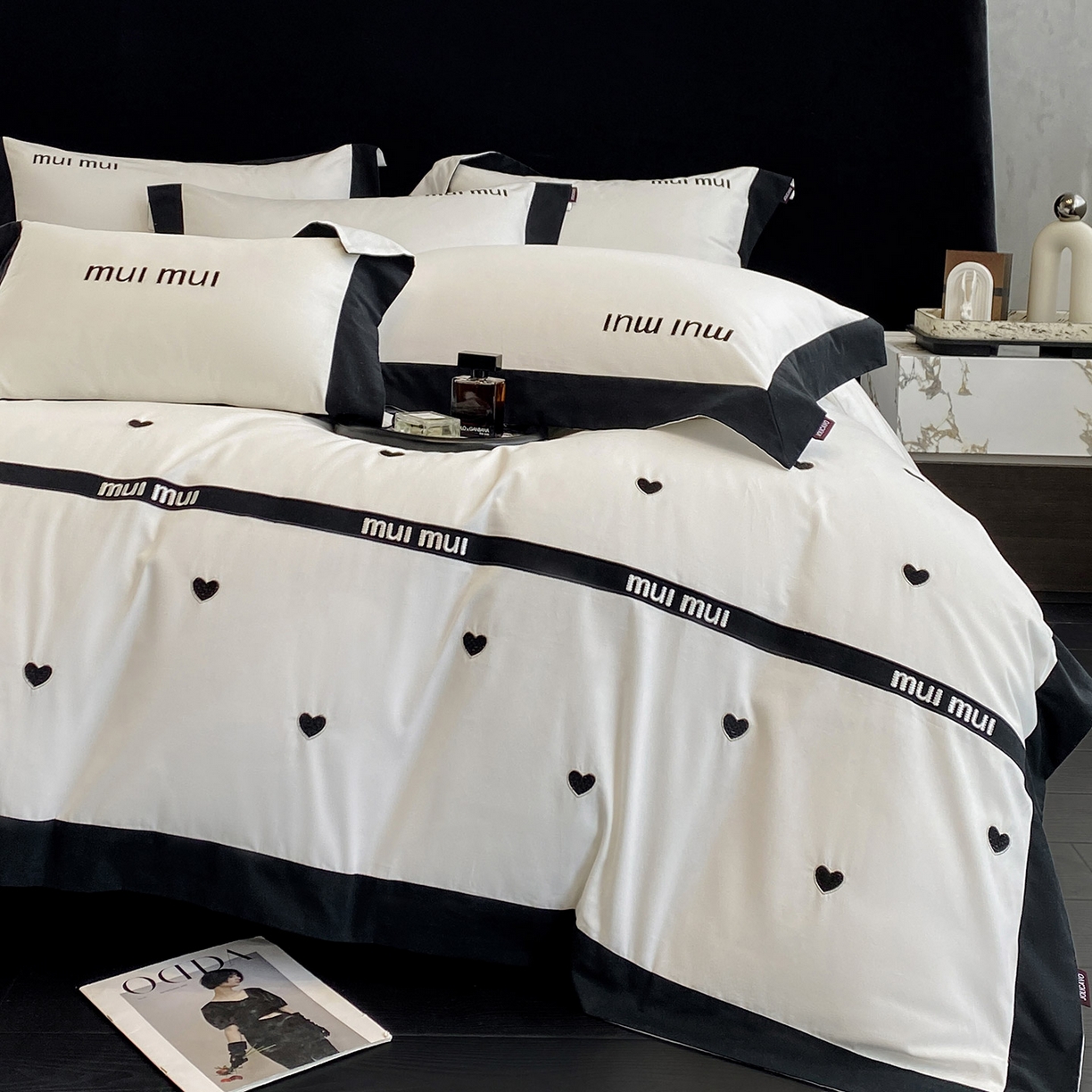 91家纺网 家纺一手货源 找家纺 高端A类加厚保暖全棉磨毛四件套纯棉被套奢侈品同款刺绣轻奢床笠款秋冬床上用品 桃之夭夭-耀黑