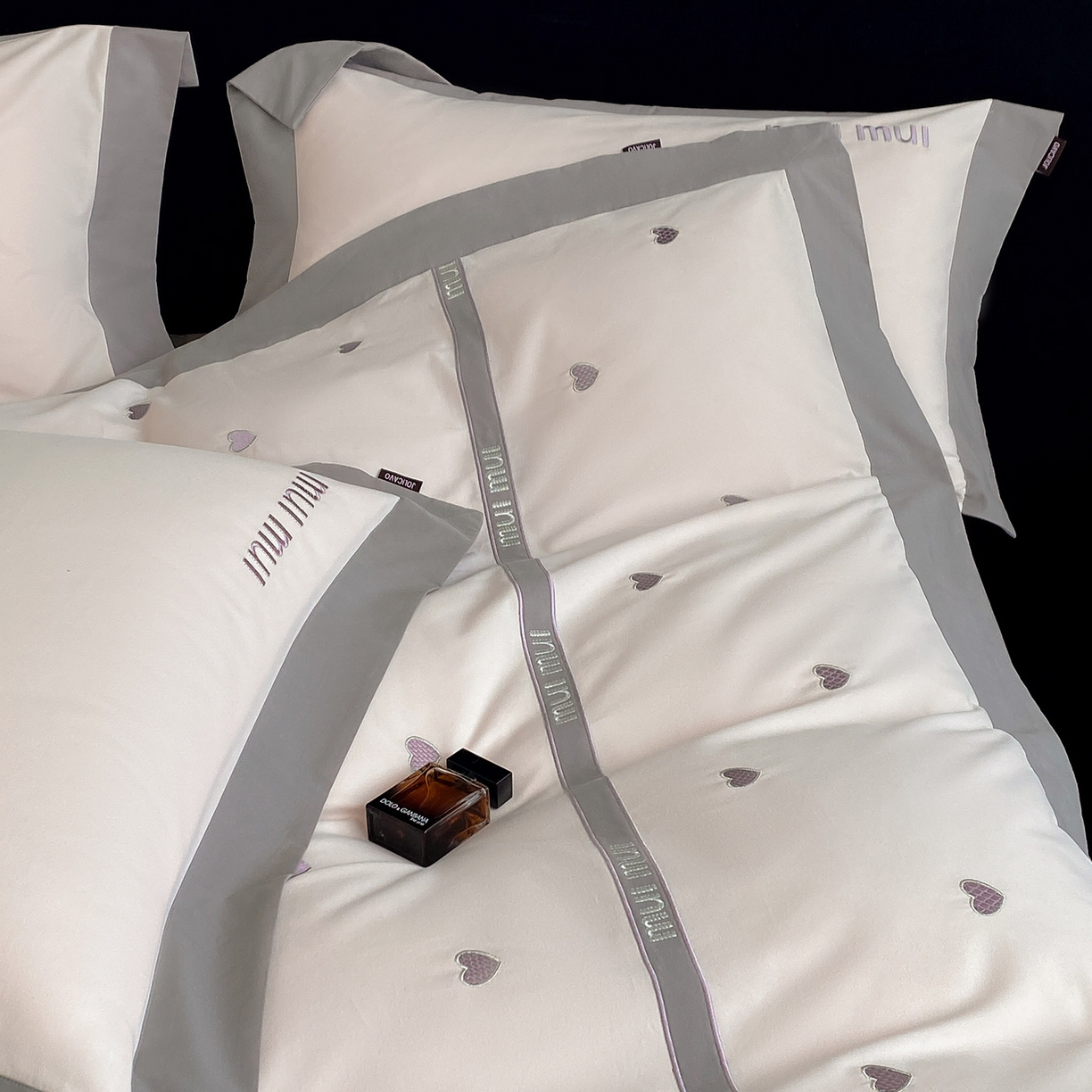 91家纺网 家纺一手货源 找家纺 高端A类加厚保暖全棉磨毛四件套纯棉被套奢侈品同款刺绣轻奢床笠款秋冬床上用品 桃之夭夭-芸粉