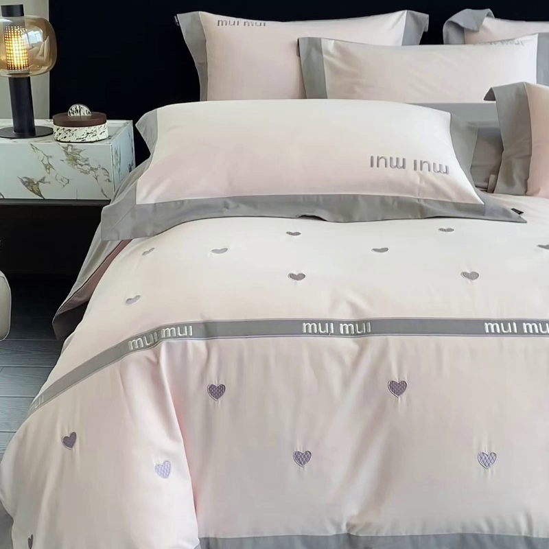 91家纺网 家纺一手货源 找家纺 高端A类加厚保暖全棉磨毛四件套纯棉被套奢侈品同款刺绣轻奢床笠款秋冬床上用品 桃之夭夭-芸粉