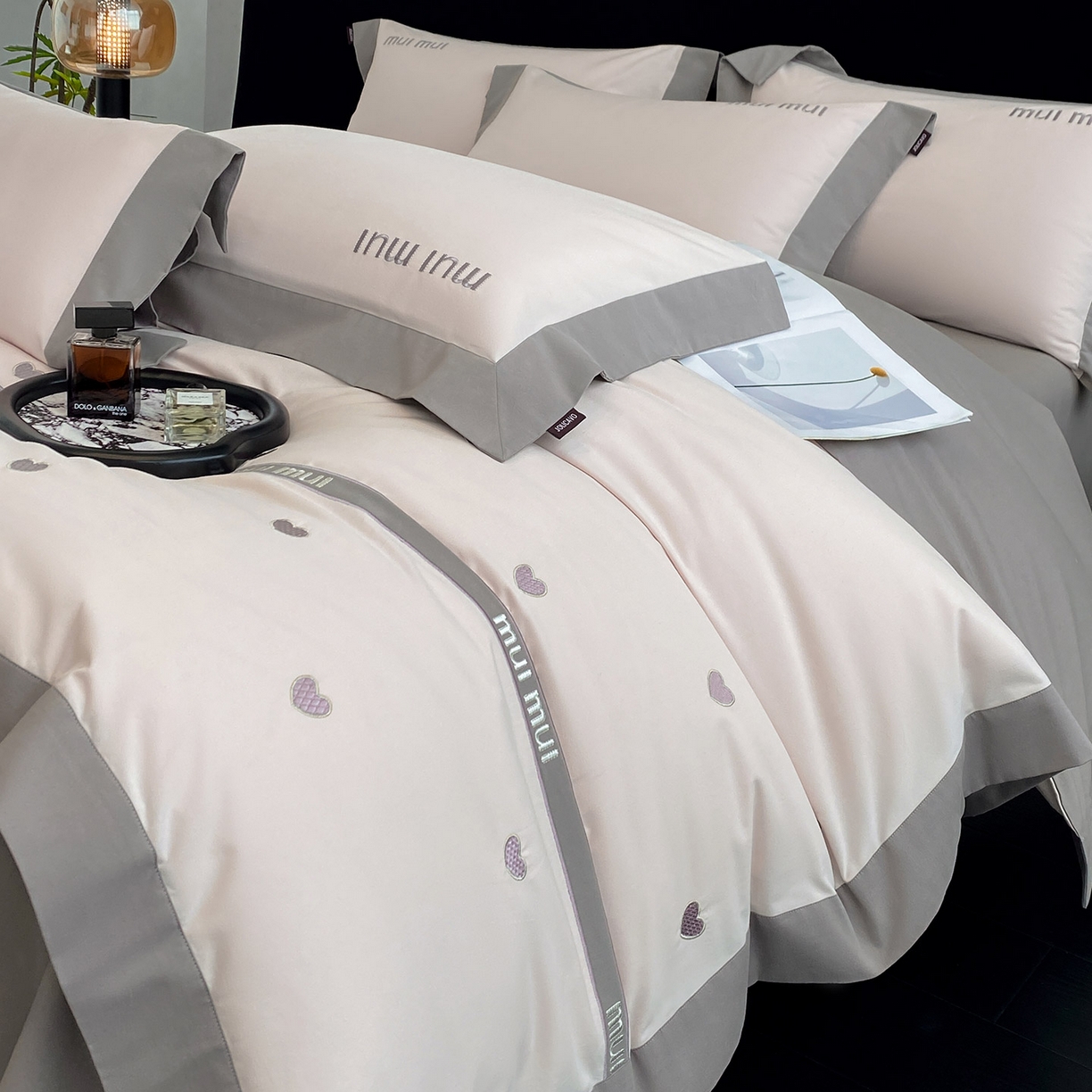 91家纺网 家纺一手货源 找家纺 高端A类加厚保暖全棉磨毛四件套纯棉被套奢侈品同款刺绣轻奢床笠款秋冬床上用品 桃之夭夭-芸粉