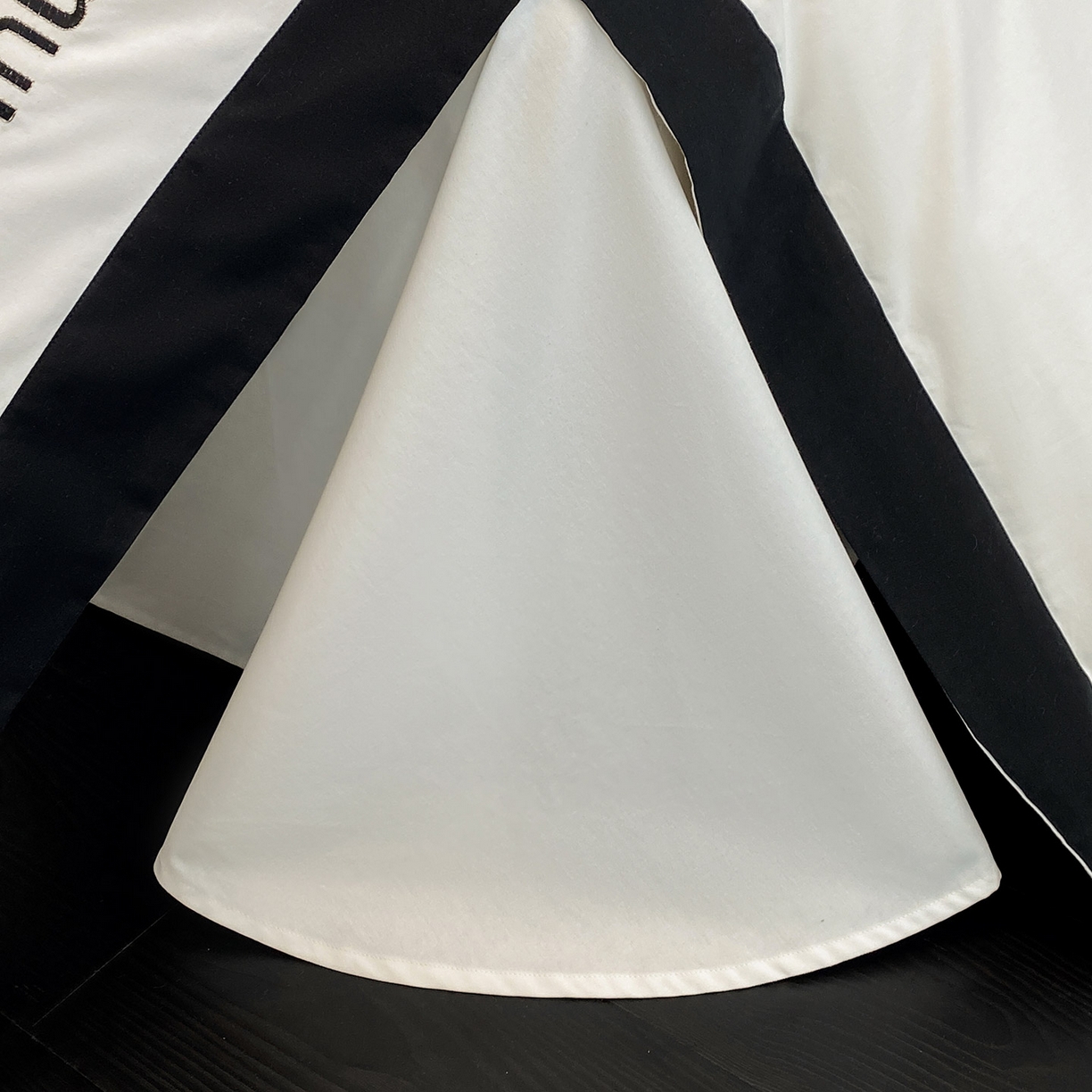 91家纺网 家纺一手货源 找家纺 高端A类加厚保暖全棉磨毛四件套纯棉被套奢侈品同款刺绣轻奢床笠款秋冬床上用品 桃之夭夭-耀黑