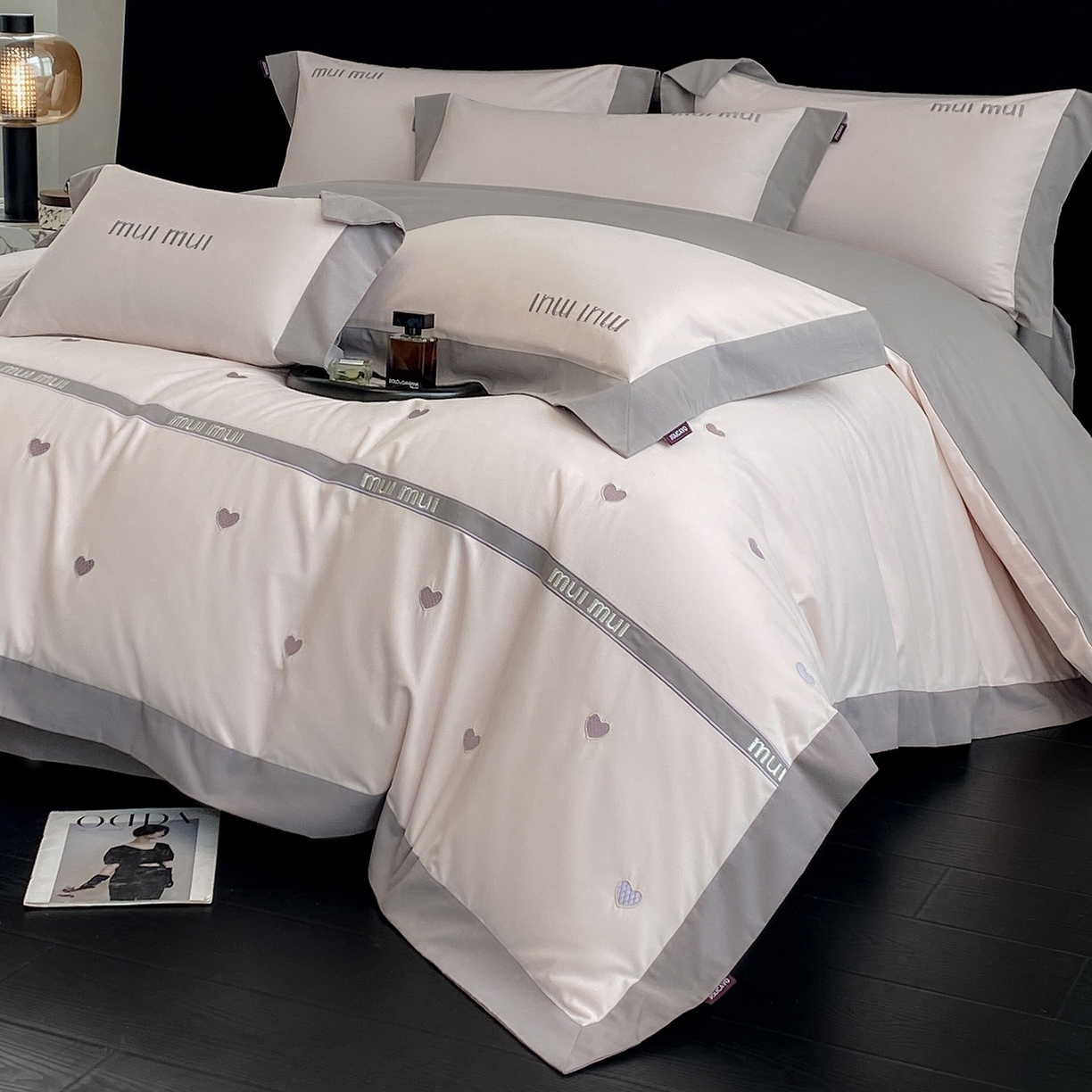 91家纺网 家纺一手货源 找家纺 高端A类加厚保暖全棉磨毛四件套纯棉被套奢侈品同款刺绣轻奢床笠款秋冬床上用品 桃之夭夭-芸粉