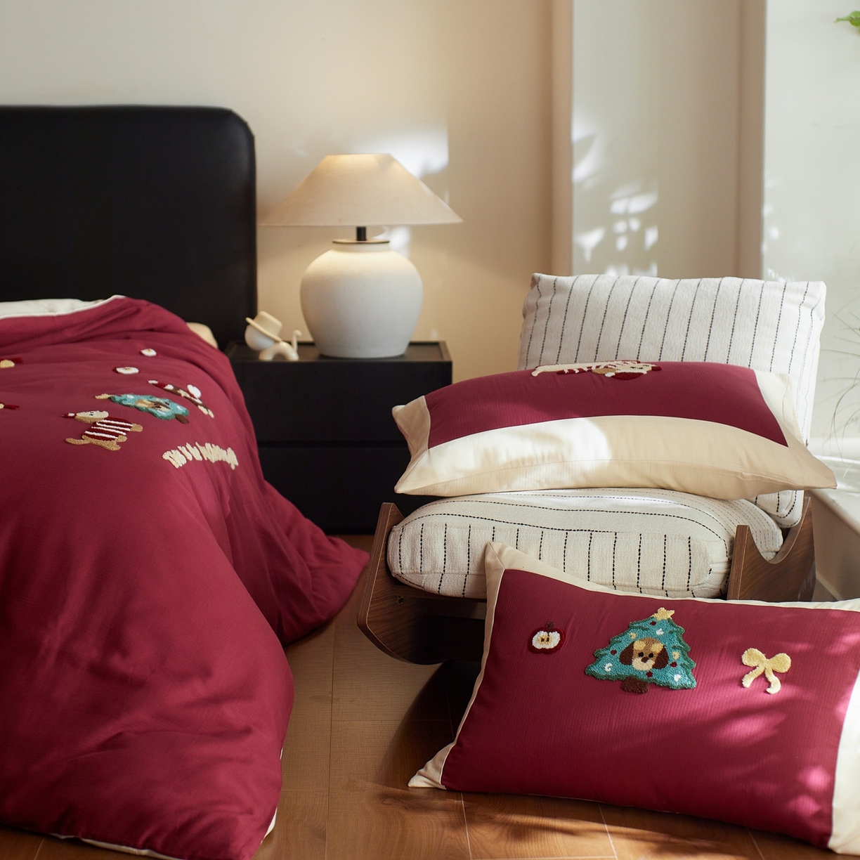 91家纺网 家纺一手货源 找家纺 风向标家纺 2025新款透气软织提花磨毛卡通毛巾绣四件套-风格三 苹果狗-红