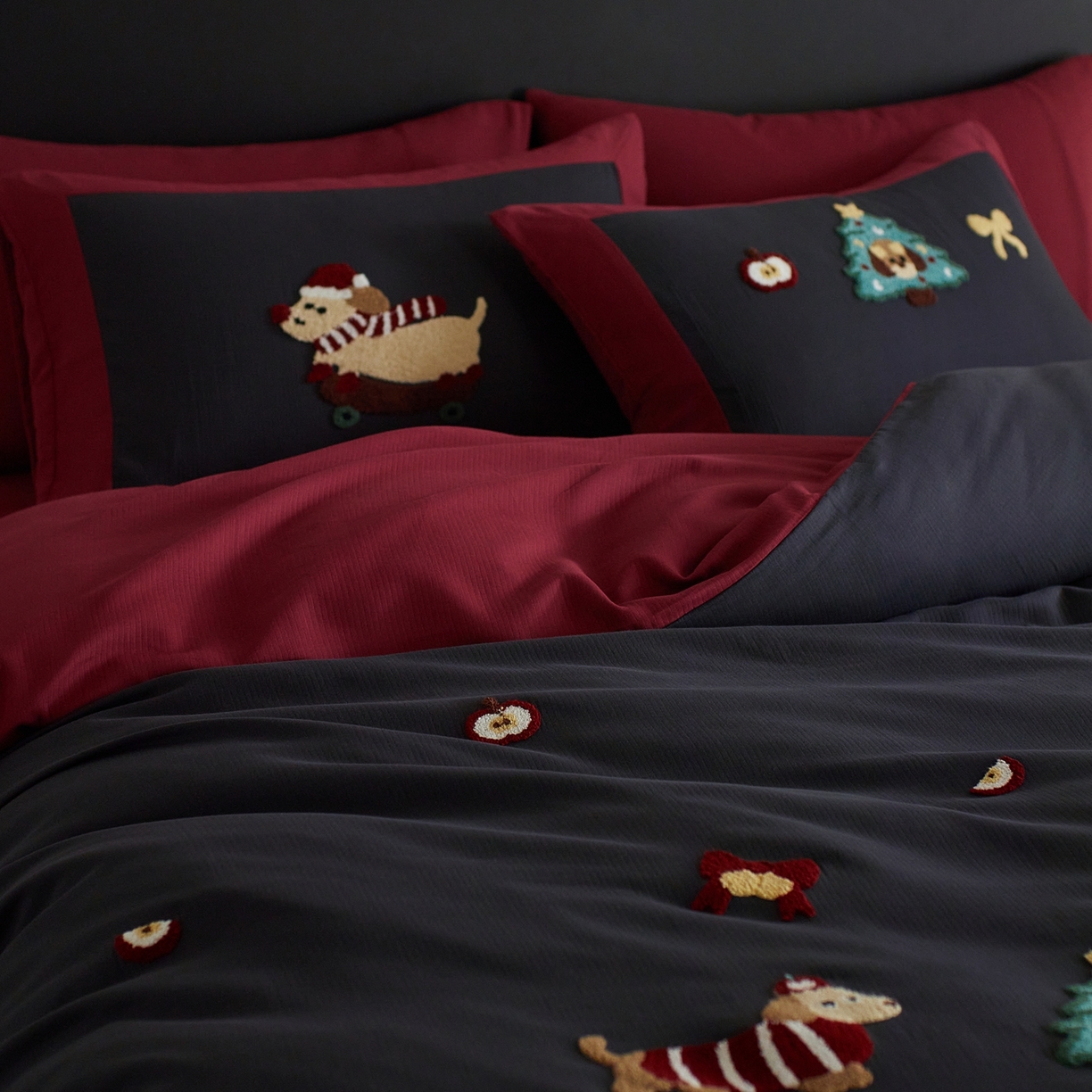 91家纺网 家纺一手货源 找家纺 风向标家纺 2025新款透气软织提花磨毛卡通毛巾绣四件套-风格三 苹果狗-蓝