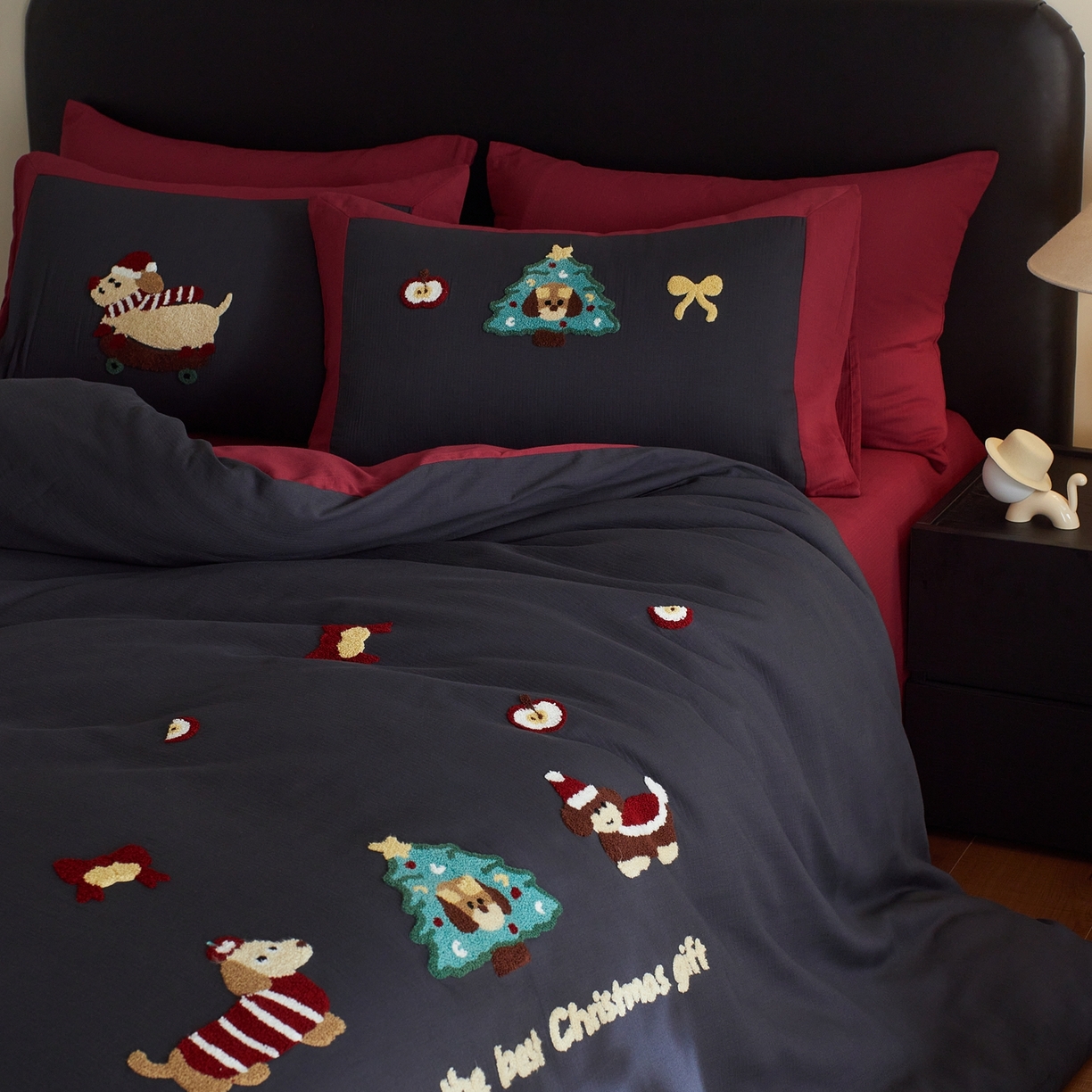 91家纺网 家纺一手货源 找家纺 风向标家纺 2025新款透气软织提花磨毛卡通毛巾绣四件套-风格三 苹果狗-蓝