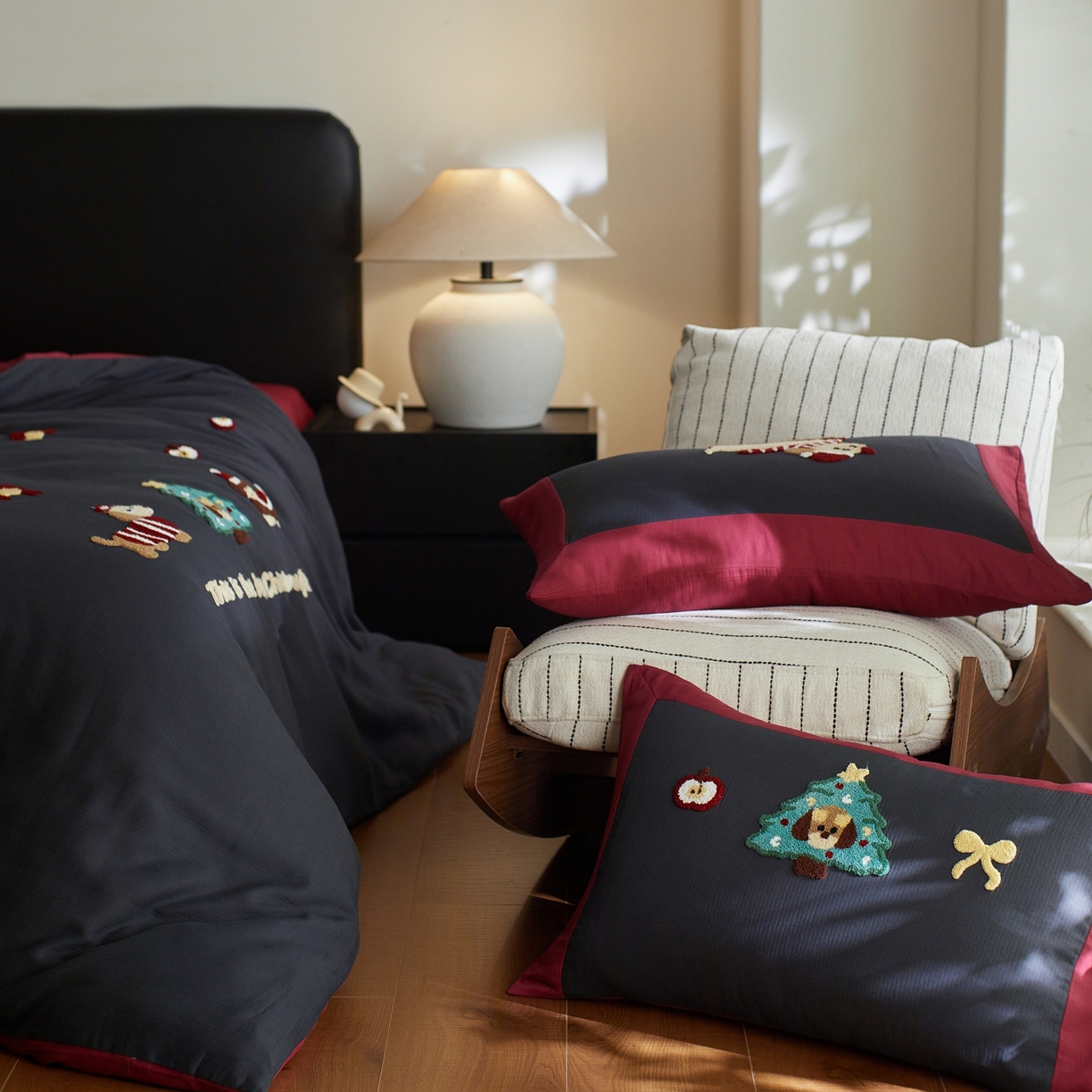 91家纺网 家纺一手货源 找家纺 风向标家纺 2025新款透气软织提花磨毛卡通毛巾绣四件套-风格三 苹果狗-蓝