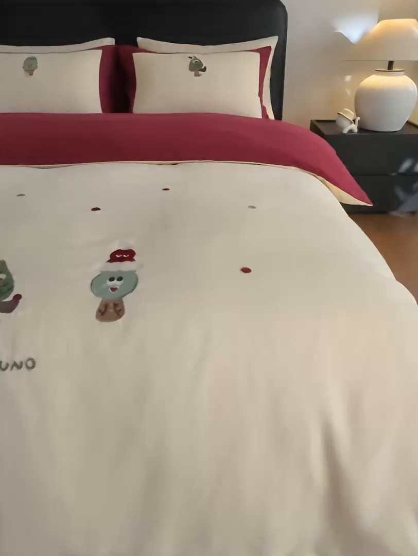 91家纺网 家纺一手货源 找家纺 风向标家纺 2025新款透气软织提花磨毛卡通毛巾绣四件套-风格三 圣诞小怪兽