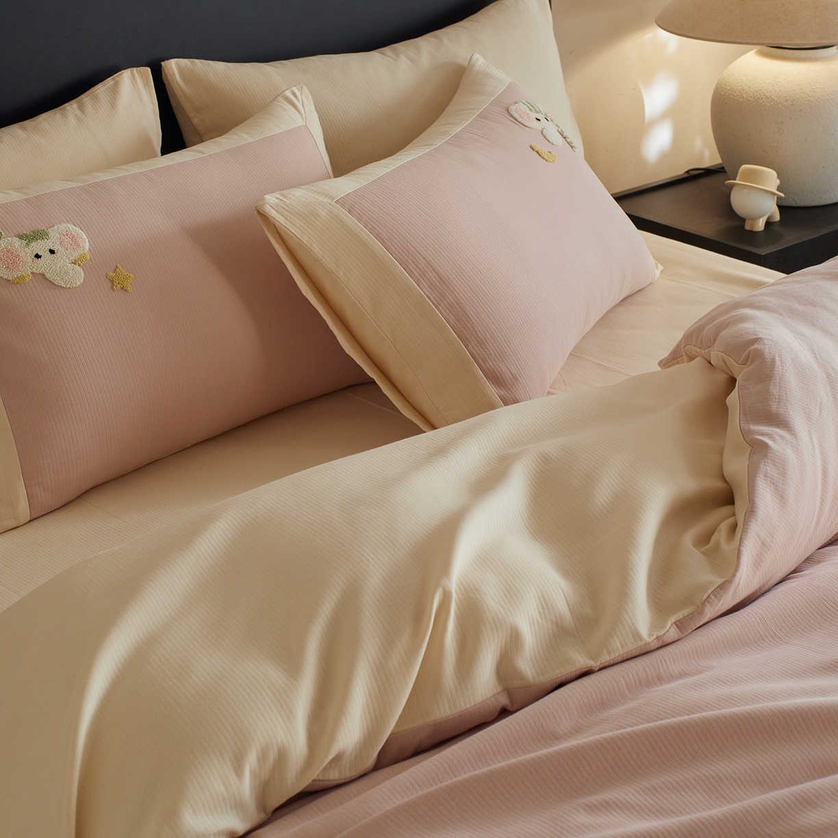 91家纺网 家纺一手货源 找家纺 风向标家纺 2025新款透气软织提花磨毛卡通毛巾绣四件套-风格三 云朵小象