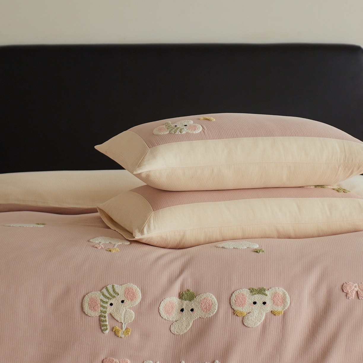 91家纺网 家纺一手货源 找家纺 风向标家纺 2025新款透气软织提花磨毛卡通毛巾绣四件套-风格三 云朵小象