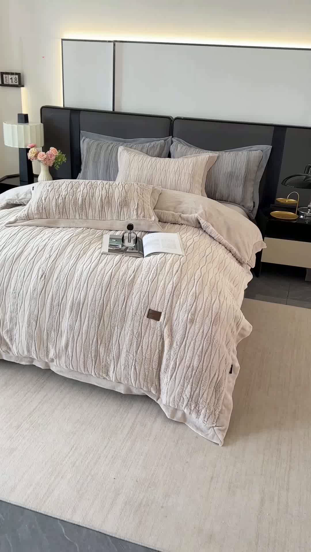 91家纺网 家纺一手货源 找家纺 太阳树 2025新款高克重兔毛绒牛奶绒四件套 海岸香颂—奶咖