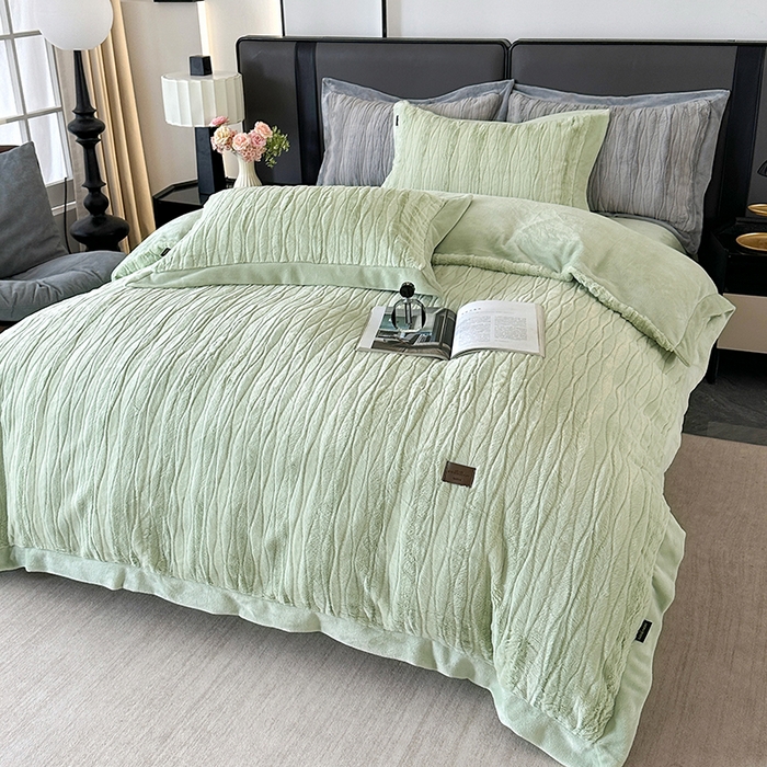 91家纺网 家纺一手货源 找家纺 太阳树 2025新款高克重兔毛绒牛奶绒四件套 海岸香颂—茶绿