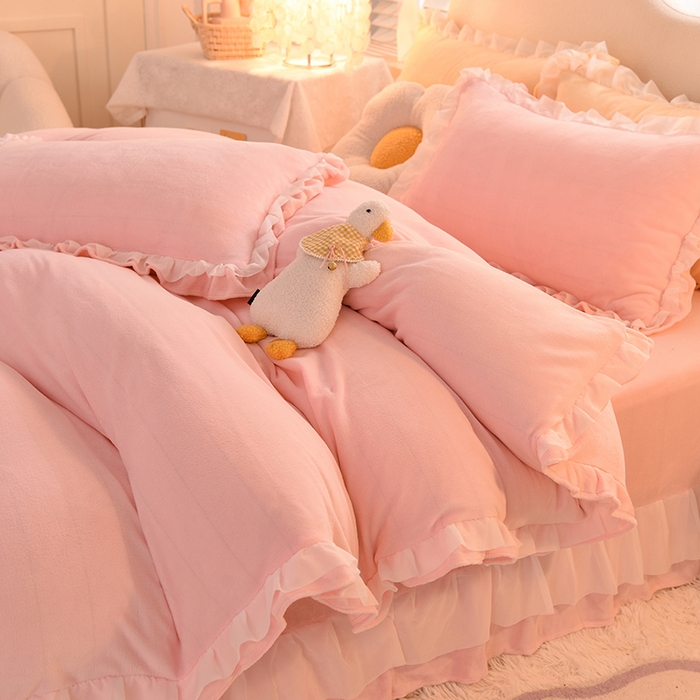 91家纺网 家纺一手货源 找家纺 后庭寝室 2025新款韩式花边牛奶绒四件套-香香公主系列 香香公主-嫩玉