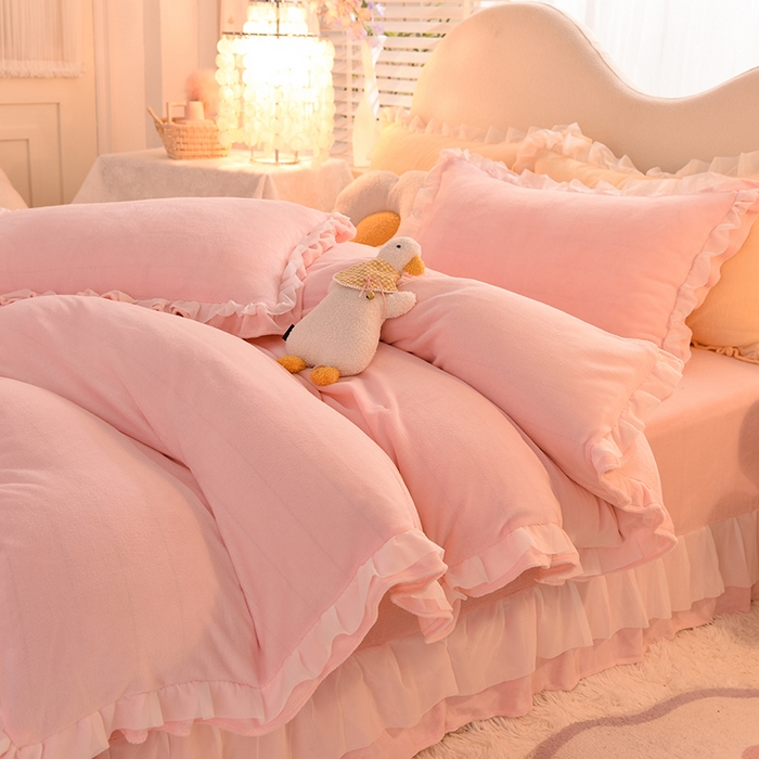 91家纺网 家纺一手货源 找家纺 后庭寝室 2025新款韩式花边牛奶绒四件套-香香公主系列 香香公主-嫩玉