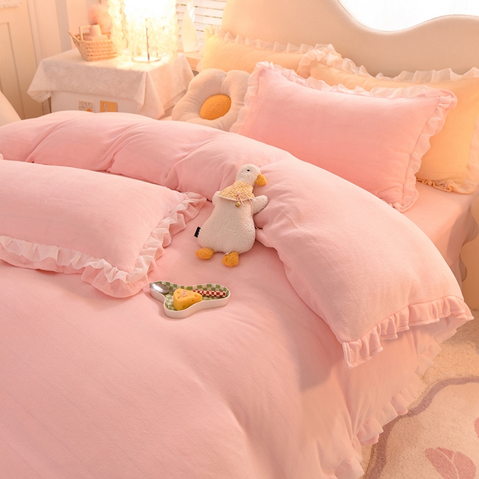 91家纺网 家纺一手货源 找家纺 后庭寝室 2025新款韩式花边牛奶绒四件套-香香公主系列 香香公主-嫩玉