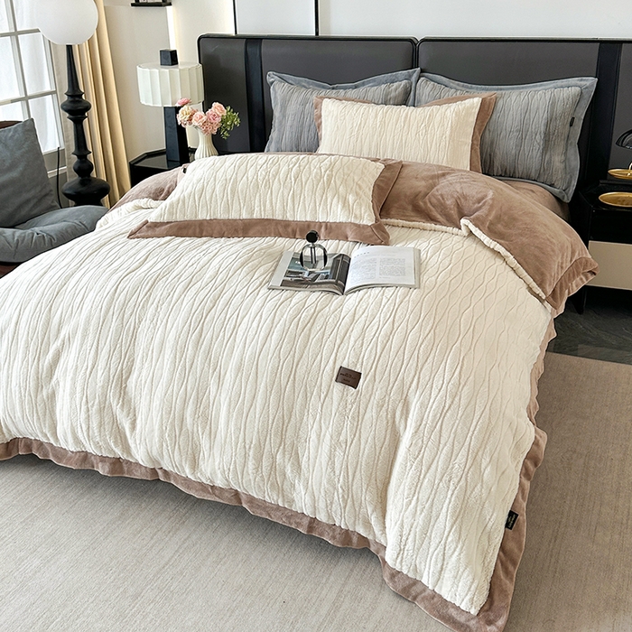 91家纺网 家纺一手货源 找家纺 太阳树 2025新款高克重兔毛绒牛奶绒四件套 海岸香颂—米黄