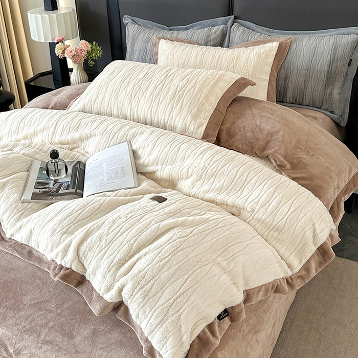 91家纺网 家纺一手货源 找家纺 太阳树 2025新款高克重兔毛绒牛奶绒四件套 海岸香颂—米黄