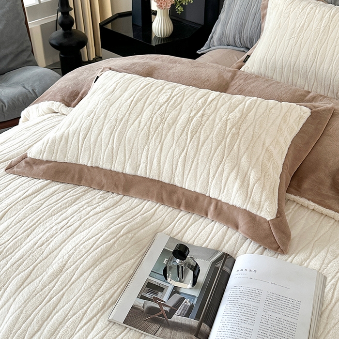 91家纺网 家纺一手货源 找家纺 太阳树 2025新款高克重兔毛绒牛奶绒四件套 海岸香颂—米黄