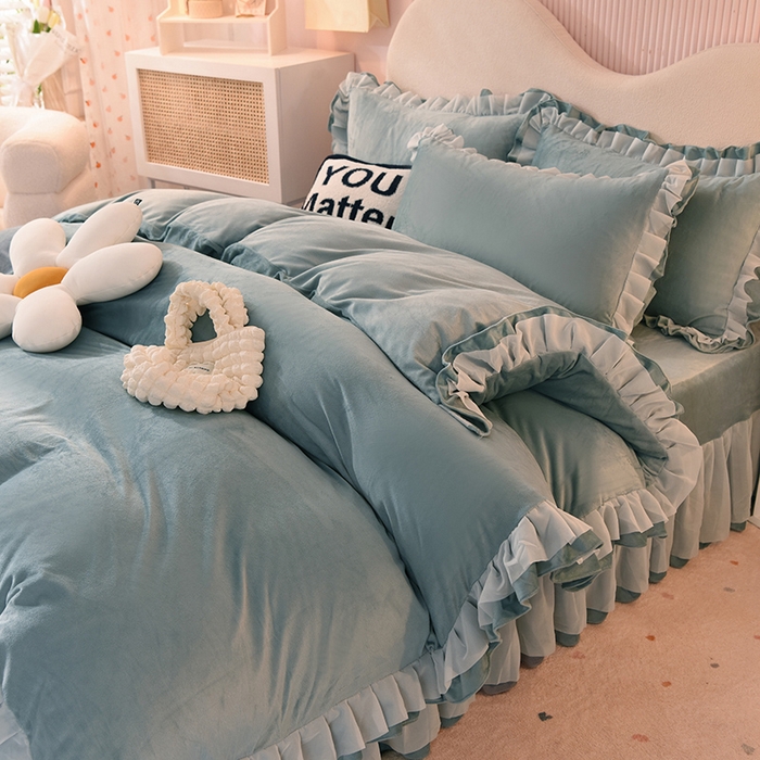 91家纺网 家纺一手货源 找家纺 后庭寝室 2025新款韩式花边牛奶绒四件套-香香公主系列 香香公主-湖蓝