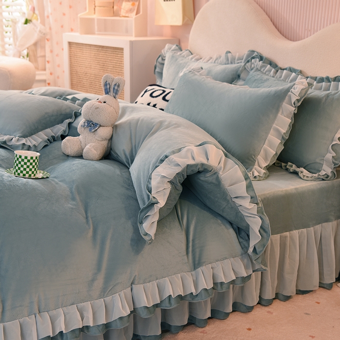 91家纺网 家纺一手货源 找家纺 后庭寝室 2025新款韩式花边牛奶绒四件套-香香公主系列 香香公主-湖蓝