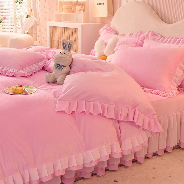 91家纺网 家纺一手货源 找家纺 后庭寝室 2025新款韩式花边牛奶绒四件套-香香公主系列 香香公主-粉色