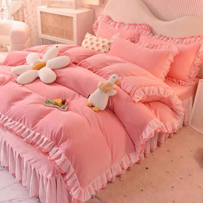 91家纺网 家纺一手货源 找家纺 后庭寝室 2025新款韩式花边牛奶绒四件套-香香公主系列 香香公主-粉玉