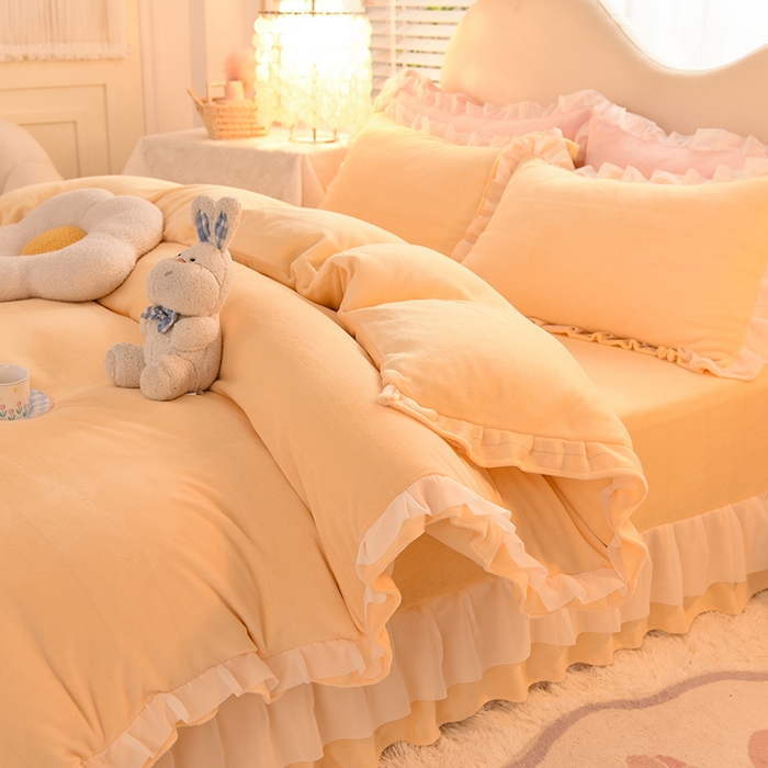 91家纺网 家纺一手货源 找家纺 后庭寝室 2025新款韩式花边牛奶绒四件套-香香公主系列 香香公主-暖黄