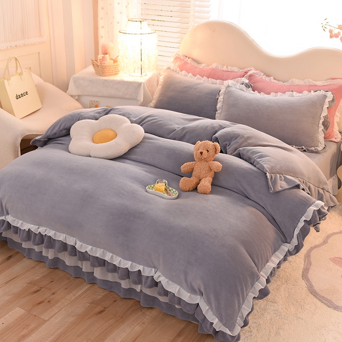 91家纺网 家纺一手货源 找家纺 后庭寝室 2025新款韩式花边牛奶绒四件套-香香公主系列 香香公主-浅灰