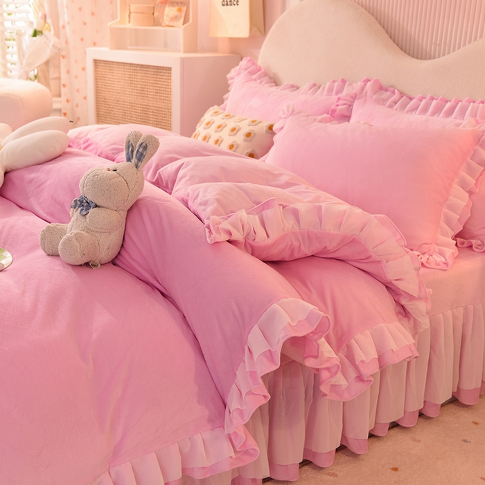 91家纺网 家纺一手货源 找家纺 后庭寝室 2025新款韩式花边牛奶绒四件套-香香公主系列 香香公主-粉色