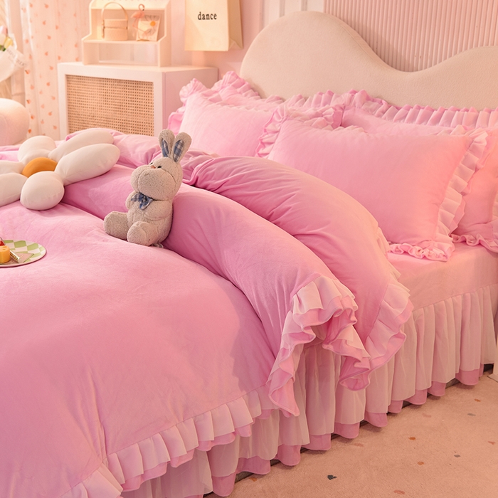 91家纺网 家纺一手货源 找家纺 后庭寝室 2025新款韩式花边牛奶绒四件套-香香公主系列 香香公主-粉色