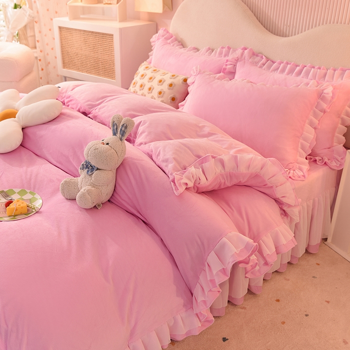 91家纺网 家纺一手货源 找家纺 后庭寝室 2025新款韩式花边牛奶绒四件套-香香公主系列 香香公主-粉色