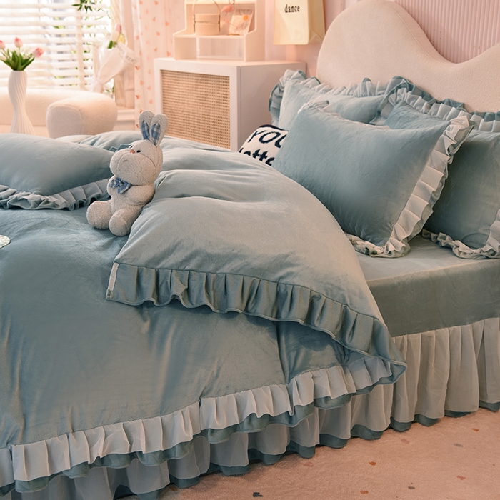 91家纺网 家纺一手货源 找家纺 后庭寝室 2025新款韩式花边牛奶绒四件套-香香公主系列 香香公主-湖蓝