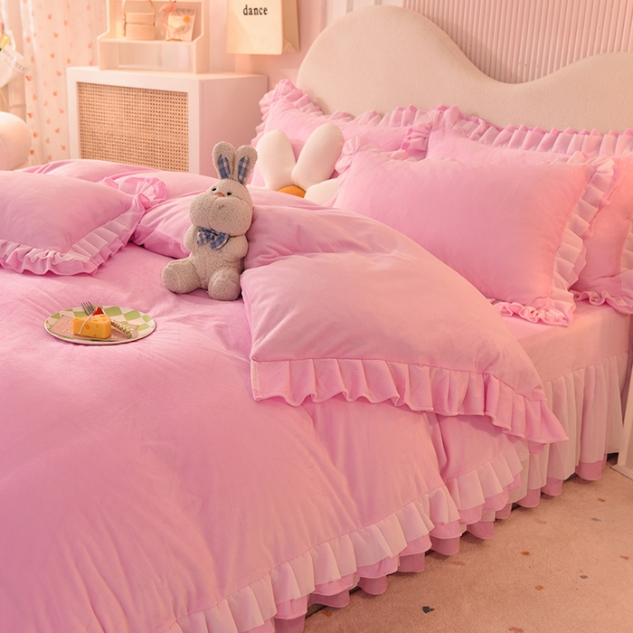 91家纺网 家纺一手货源 找家纺 后庭寝室 2025新款韩式花边牛奶绒四件套-香香公主系列 香香公主-粉色