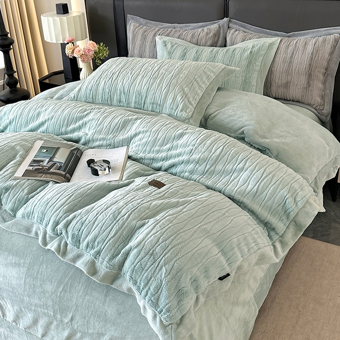 91家纺网 家纺一手货源 找家纺 太阳树 2025新款高克重兔毛绒牛奶绒四件套 海岸香颂—青草绿